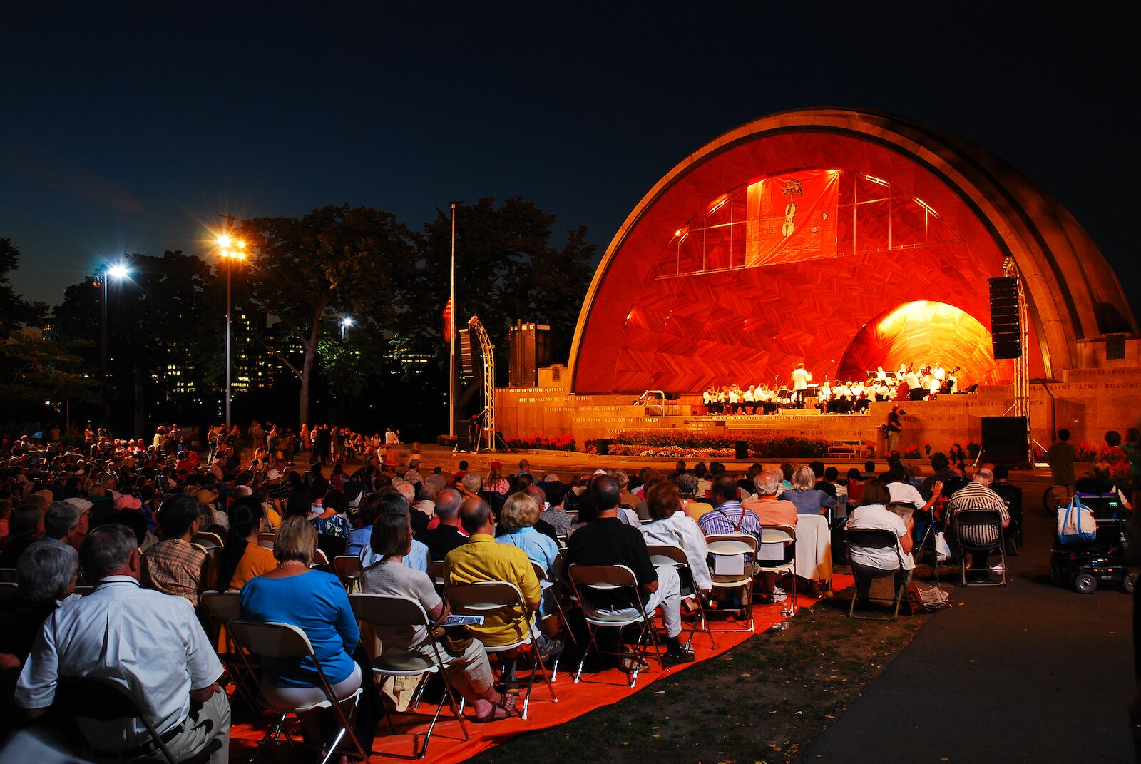 best-things-to-do-in-boston-hatch-shell